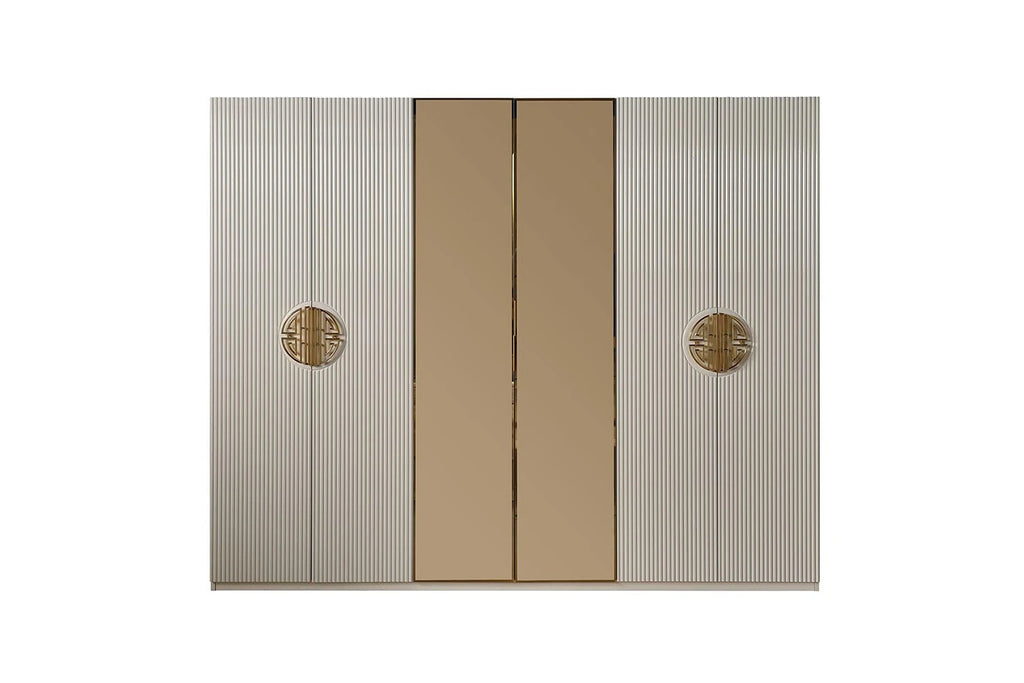 Gucci Kleiderschrank