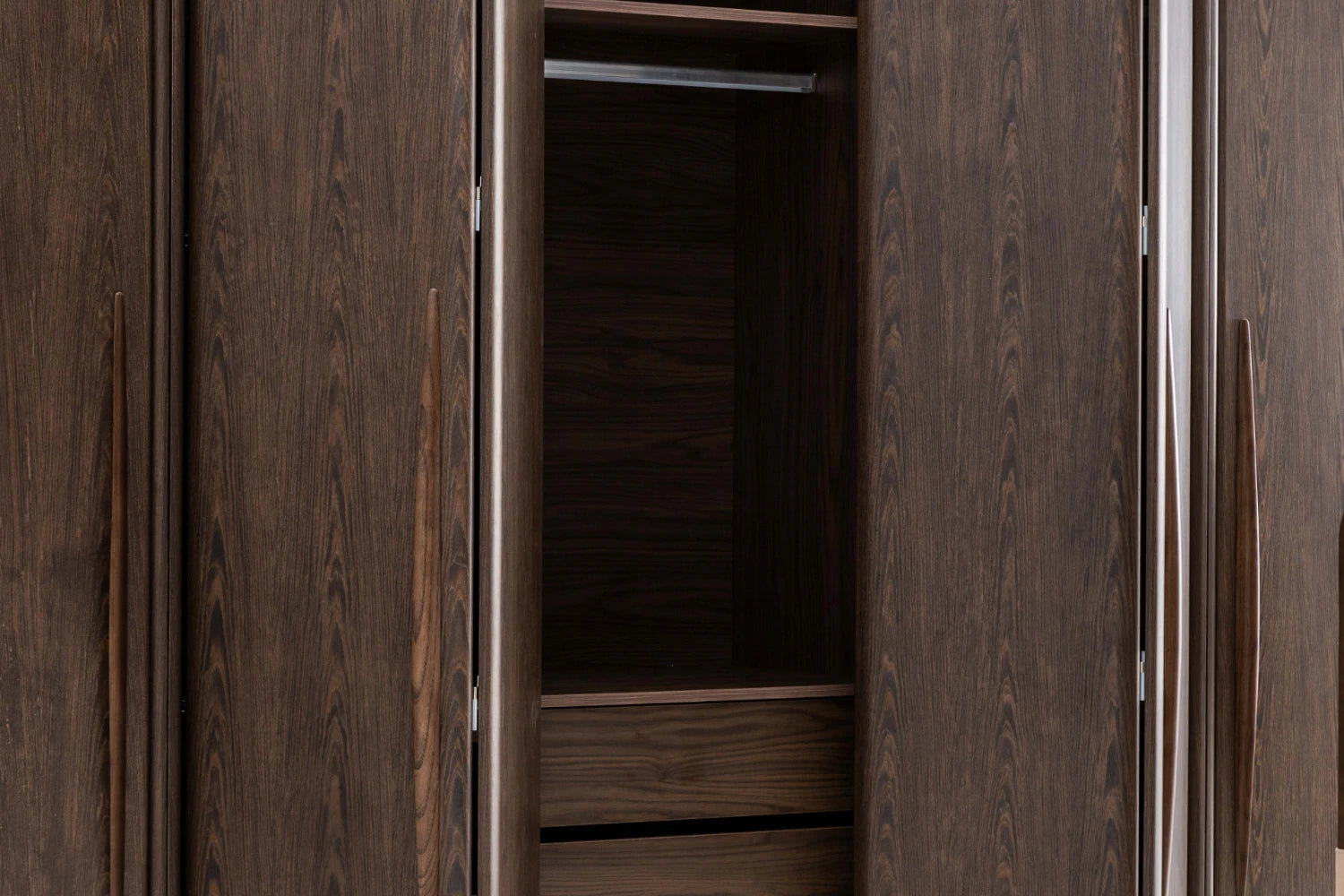 Morphose Kleiderschrank